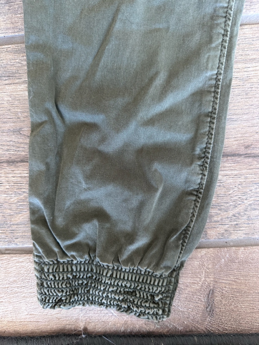 American Eagle Outfitters Olive Green Cargo Joggers - Picture 3 of 6